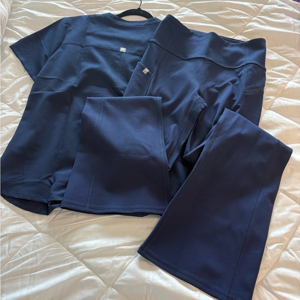 Fabletics SCRUB SET Navy Boot Cut - image 5